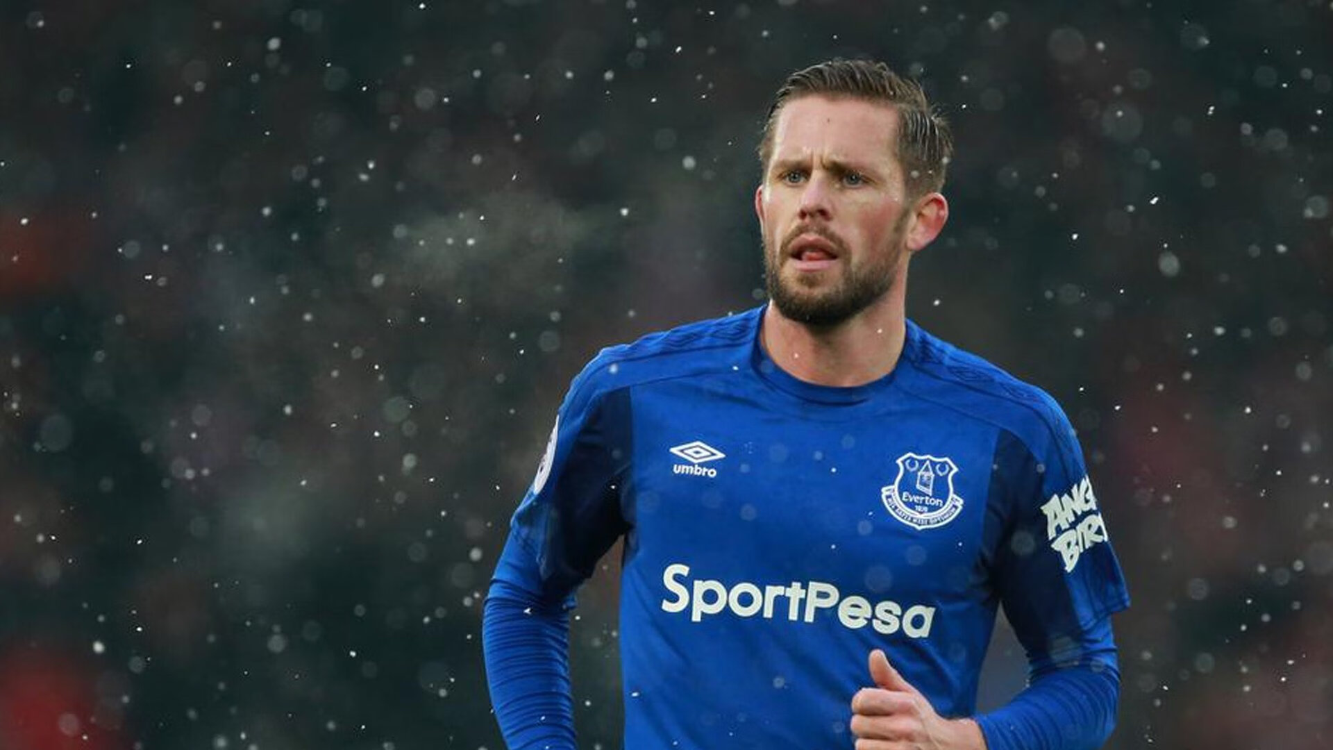 开云体育-特斯·冯·迪克：从中场起手，常常为南非队创造快节奏的进攻机会